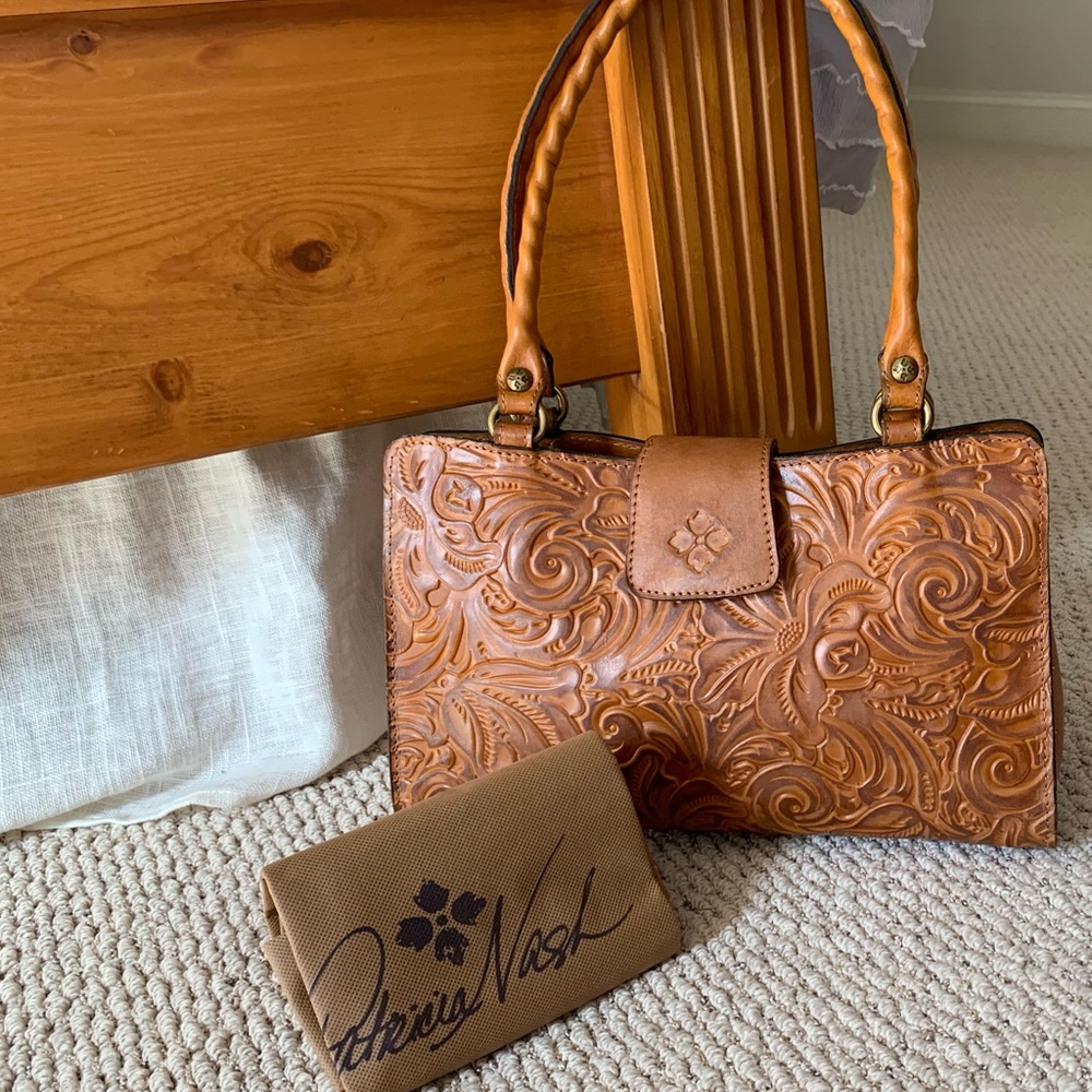 PATRICIA NASH Rienzo Satchel Burnished Tooled Brass Leather Gold Handbag P35786